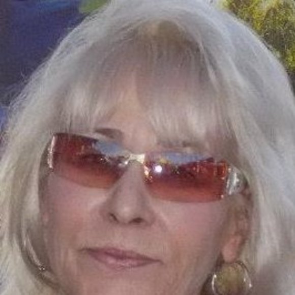 Meet your Posher, Georgie - Picture 1 of 1